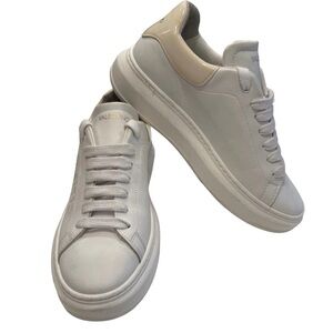 Valentino By Mario Valentino Fresia White Leather Sneaker Women's Sz 10 NEW